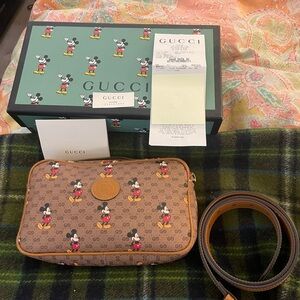 Gucci Tan Leather Strap